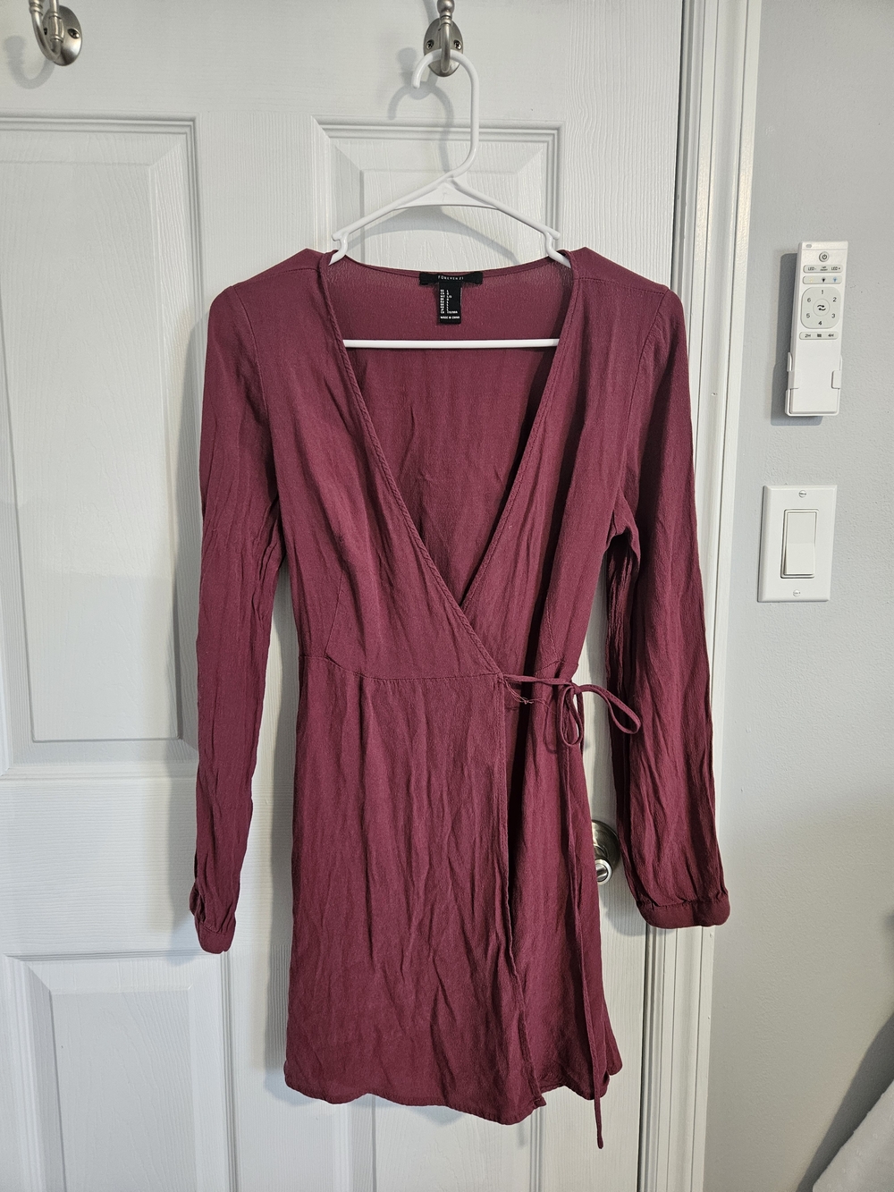 Women’s Plum V-Neck Long Sleeve Wrap Dress - Picture 9 of 10